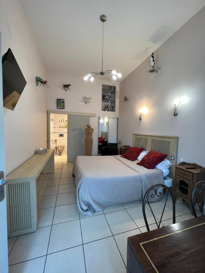Hotel Le Manoir Aux Vaches Yvetot Bagian luar foto