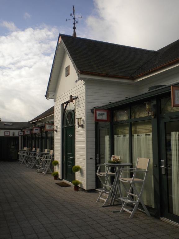Hotel Le Manoir Aux Vaches Yvetot Bagian luar foto